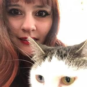 Meet your Posher, Caitlin